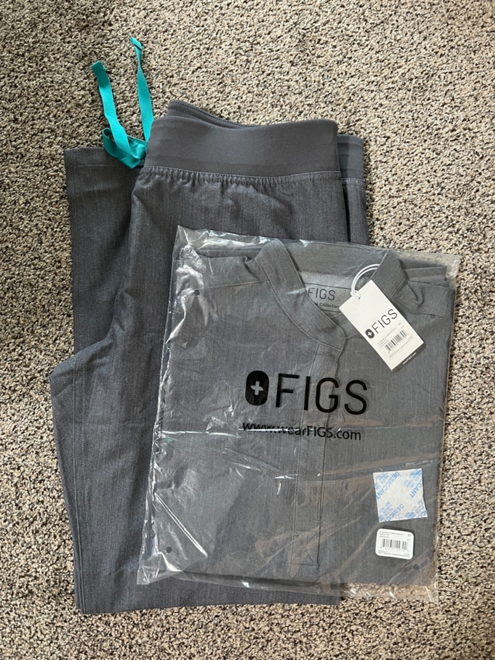 FIGS medium petite Livingston basic pants with XS Rafaela top